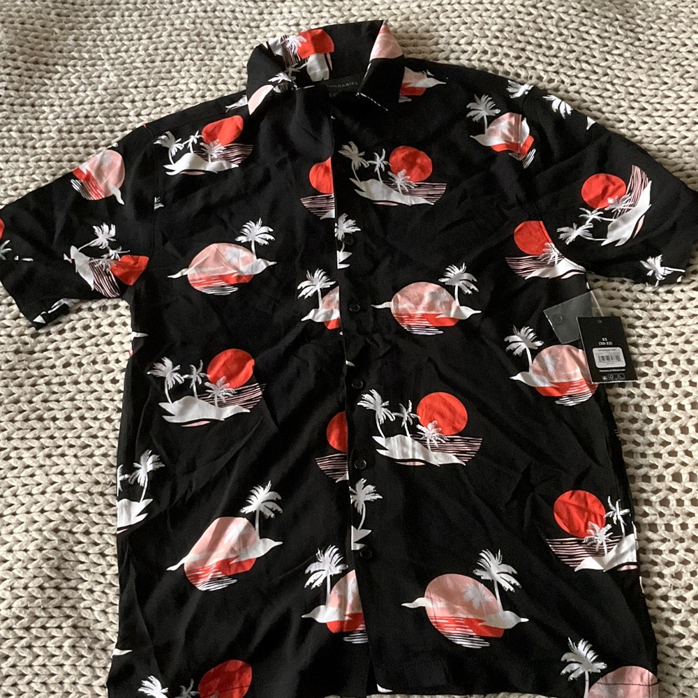 Men's Black Short-Sleeve Tropical Print Shirt with Red Accents